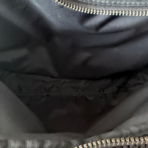 Lululemon Everywhere Backpack in 17L in Black - Picture 8 of 17